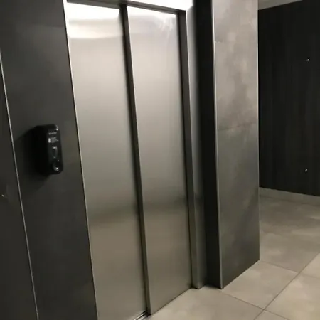 Apartament Wysoki Standard Z Widokiem Na Wyscigi Konne Apartment